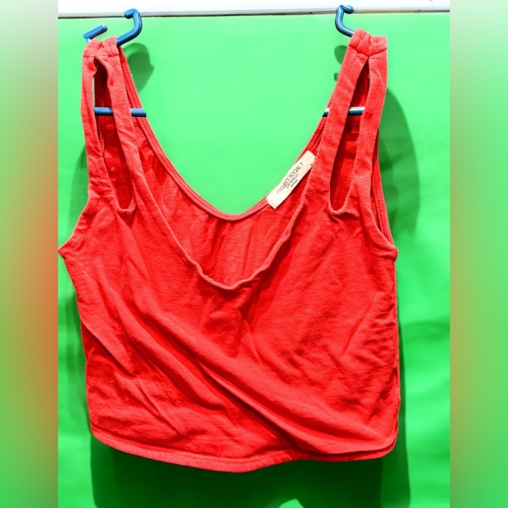 Project social red crop top MEDIUM - Picture 2 of 3